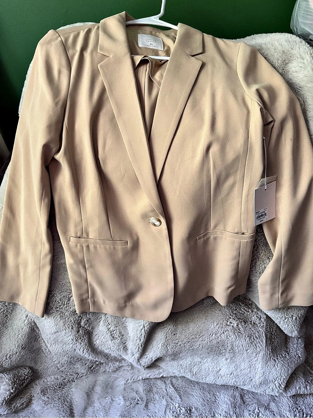 LC Lauren Conrad Beige Blazer